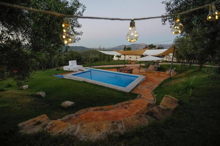 Ferienhaus für 6 Personen, mit Terrasse und Garten sowie Pool und Ausblick