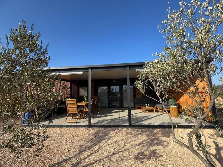 Camping pour 5 personnes, avec piscine et terrasse, animaux acceptés à Pirovac