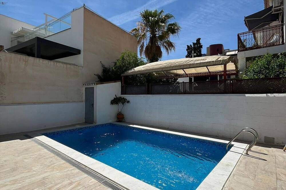 Apartamento entero, Apartamento renovado y confortable en Granada, cerca de parada de bus in Zaidín - Vergeles, Granada