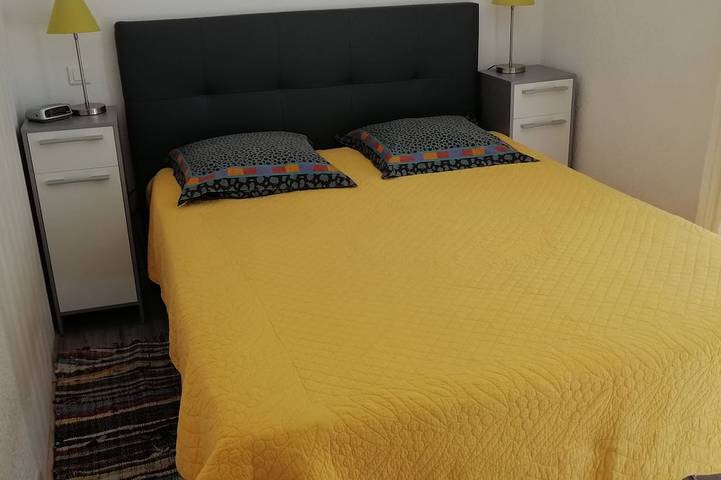 Gîte pour 2 personnes, avec piscine ainsi que jardin et terrasse à Saint-Martin-de-Crau - 2