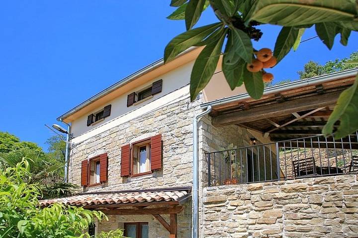 Villa Aurora mit herrlichem Blick aus dem Pool, in der Nähe von Motovun in Općina Oprtalj, Zentralistrien