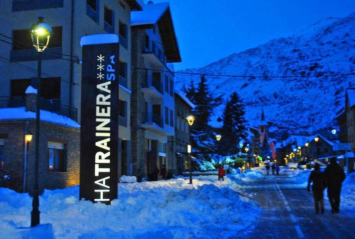 Apartamento de vacaciones para 4 personas, con jacuzzi y sauna además de piscina para niños y jardín - 1