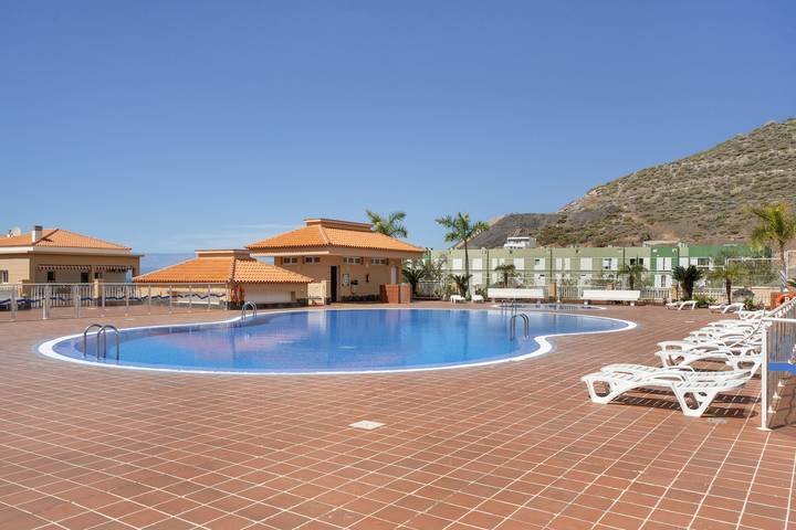 Ferienhaus 'Chasna Sunset' mit Gemeinschaftspool, privater Terrasse und WLAN in Adeje, Teneriffa Süd