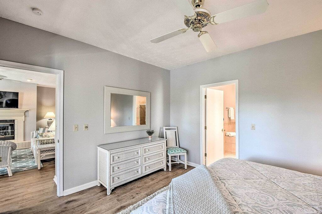 Ganze Wohnung, Neu! Lake Keowee Condo w / Ansichten + Pools + Marina! in Lake Keowee