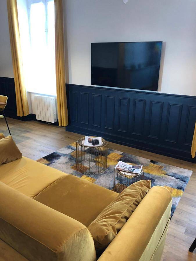 Appartement entier, Three-Bedroom Apartment in Épernay, Marne