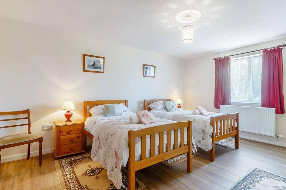 3 Bed in Swansea in Swansea region