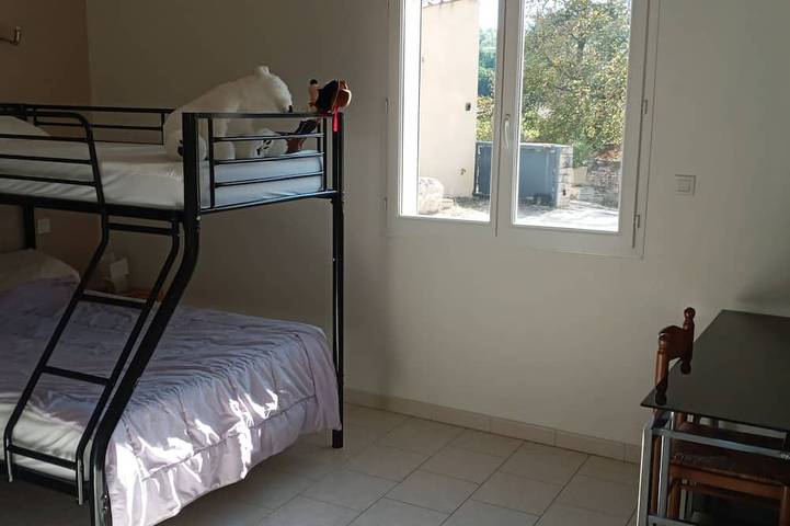 Location de vacances pour 7 personnes, avec jardin ainsi que jacuzzi et sauna, animaux acceptés à Barjac - 3