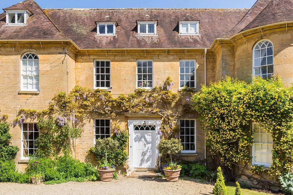 The Bird Room - Upper Court Manor House in Kemerton, Worcestershire