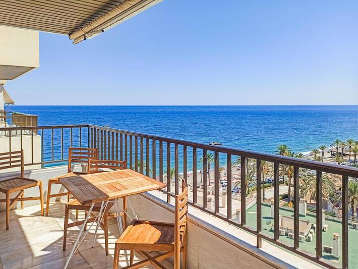 Ferienwohnung für 4 Personen, mit Ausblick und Pool sowie Terrasse - 1