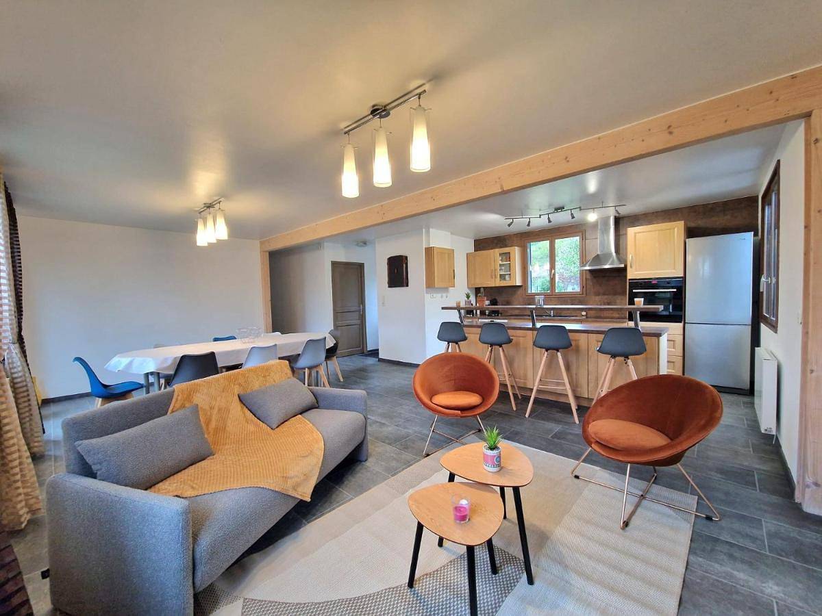 Three-Bedroom House in Ornans, Jura Francais