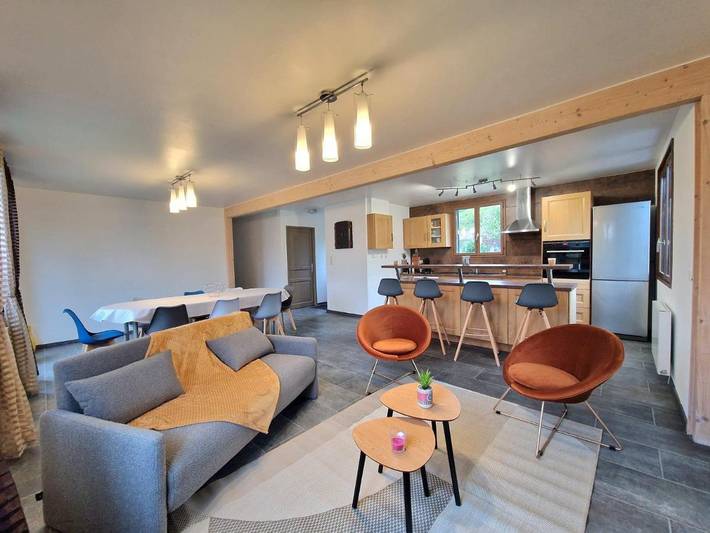 Location de vacances pour 9 personnes, avec jardin à Ornans - 2