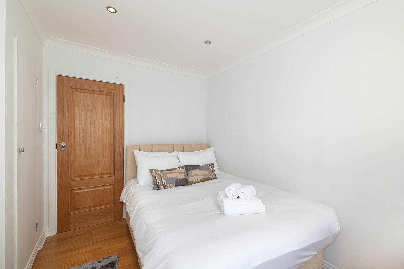 Entire apartment, Spacious 2Br Ealing Flat w Garden - Pass the Keys in Ealing, London