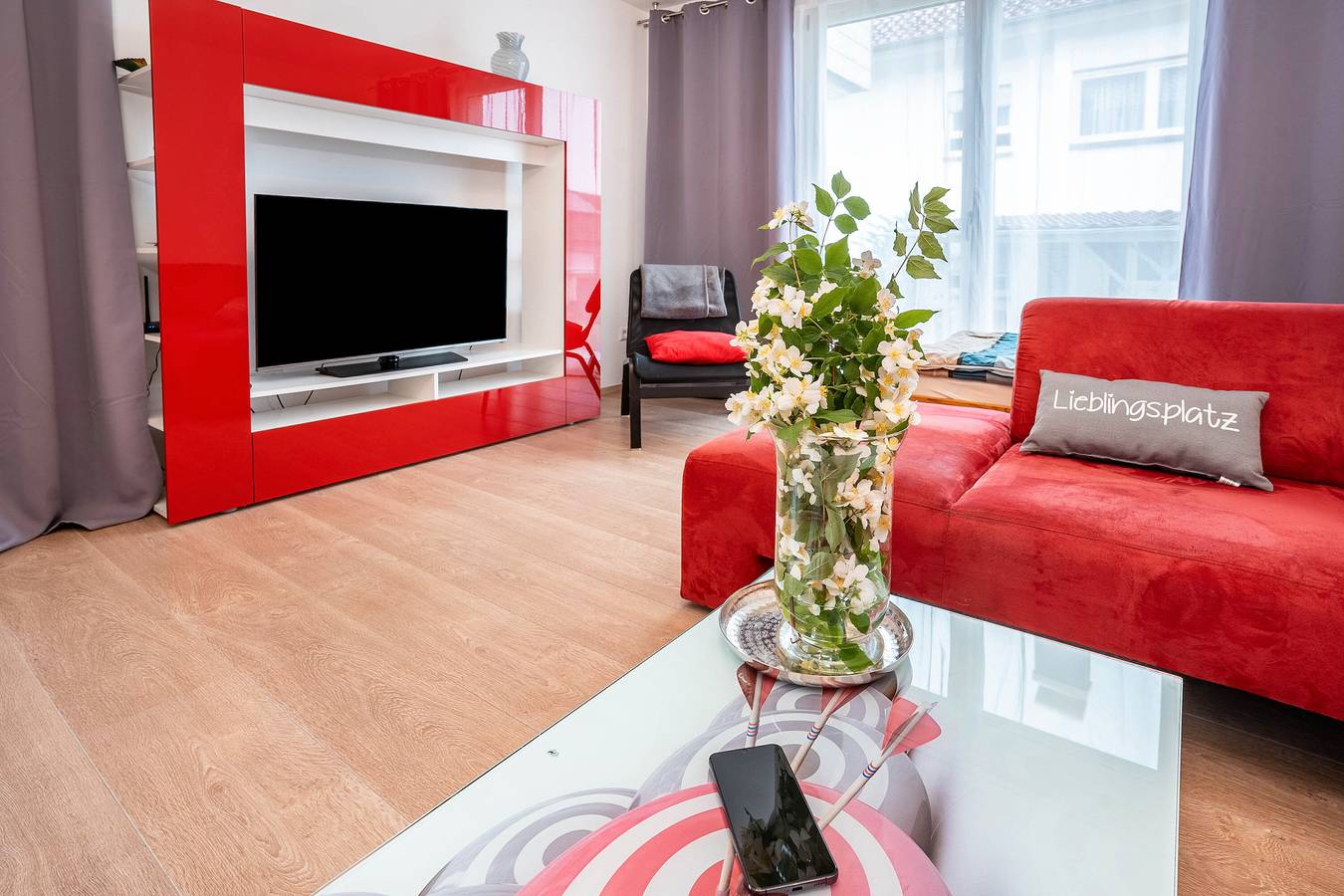 Apartamento inteiro, Apartamento 'Talblick' com vista para a montanha, terraço privado e acesso Wi-Fi in Loffenau, Floresta Negra do Norte