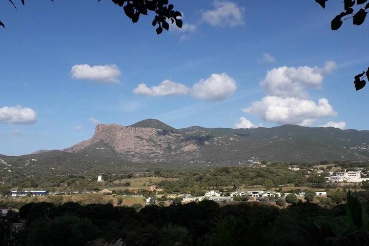 Gîte pour 5 personnes, avec vue et jardin, animaux acceptés à Cuttoli-Corticchiato - 2