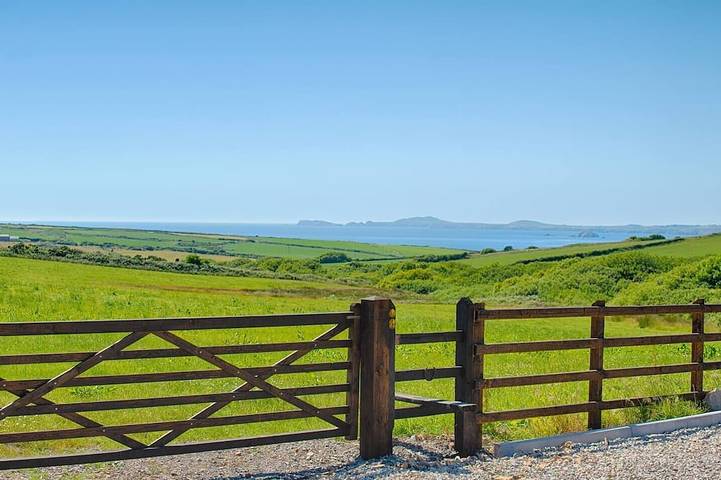 Cottage for 2 people, with hot tub, with pets in South-Wales