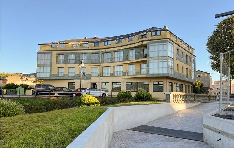 Appartement de vacances entier, Appartement avec vue sur la mer, jardin et terrasse, à 100 m de la plage de Santo Antonio in Ortigueira, Rías Altas