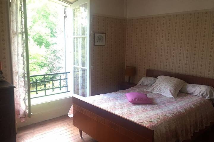 Location de vacances pour 7 personnes, avec piscine et jardin, animaux acceptés à Bourgnac - 2