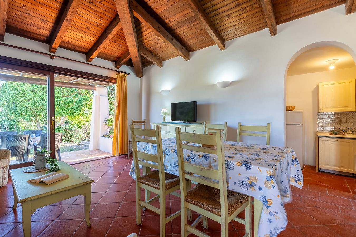 Villa Sabbia con Piscina Privata, Vista Mare, Wi-Fi e Aria Condizionata in Stagno di Casaraccio, Punta De Su Turrione