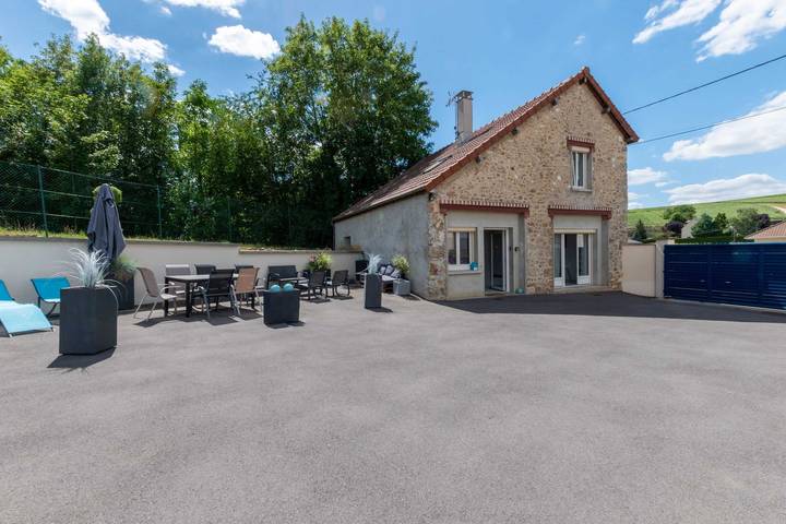 Gîte pour 4 personnes, avec Terrasse et Jardin à Binson-et-Orquigny