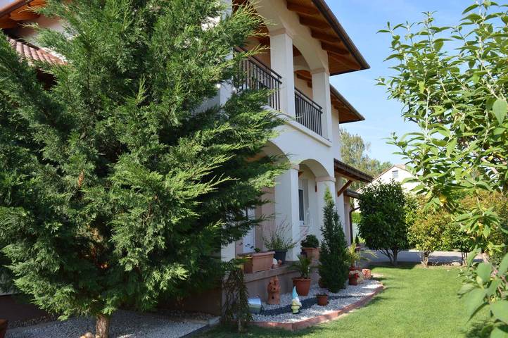 Ferienhaus für 4 Personen, mit Balkon und Garten in Westtransdanubien