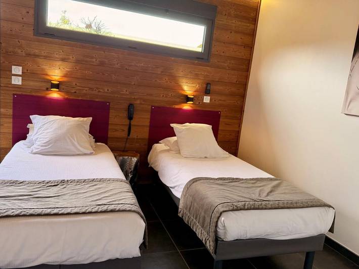 Hôtel pour 2 personnes à Saint-Vulbas - 4