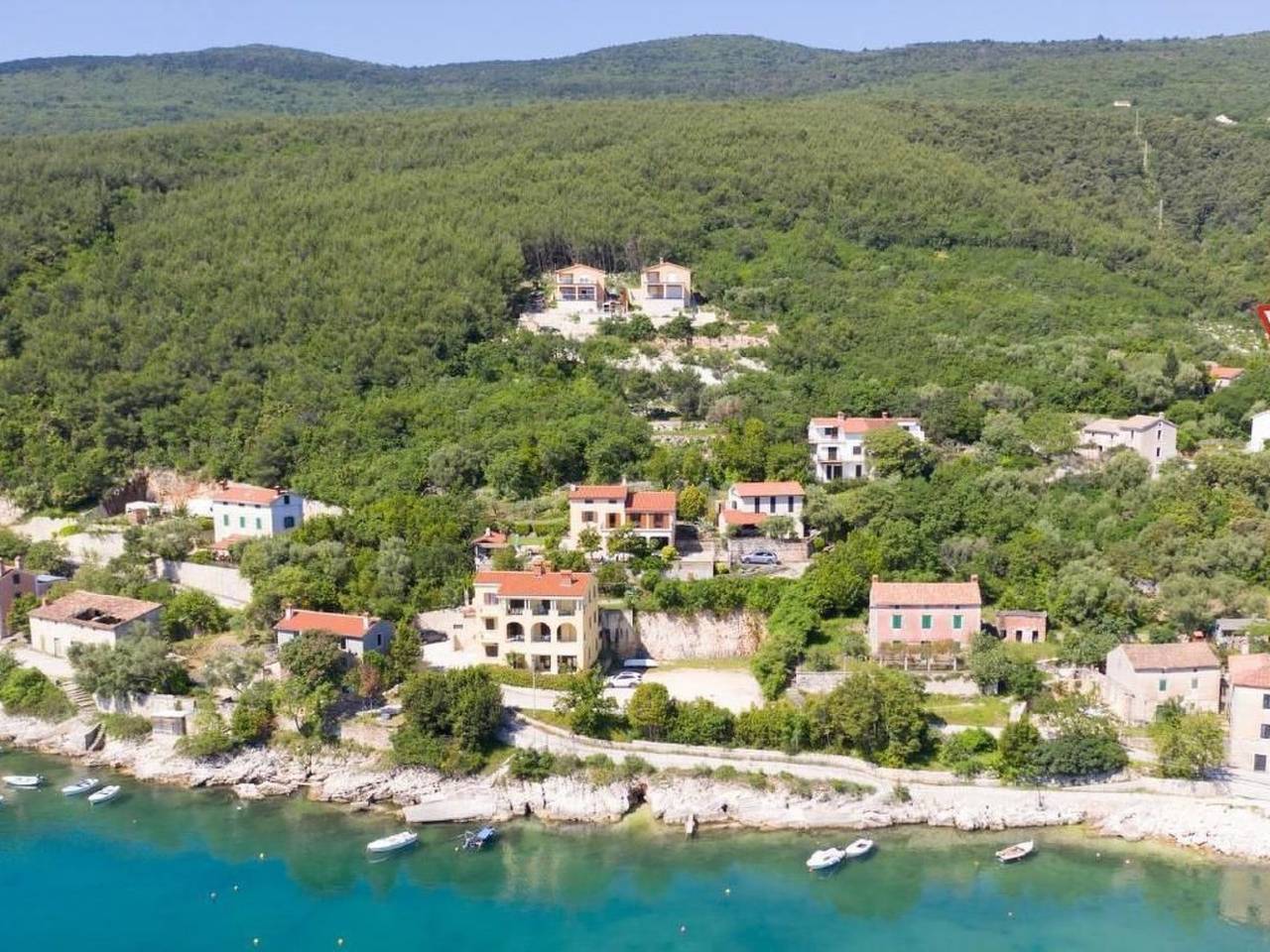 Ganze Wohnung, Traumhaftes Apartment mit großer Terrasse in Raša, Ostküste Istrien
