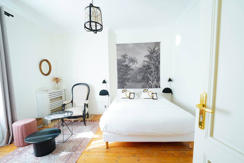 Beautiful building 250m2 + courtyard in the heart of Bordeaux in Bordeaux, Bordeaux und Umgebung