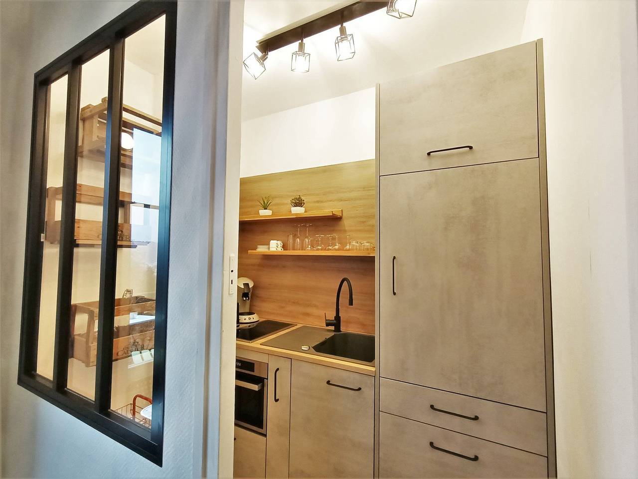 Studio entier, Studio élégant, confortable avec Wifi, proche parc in Aix-les-Bains, Région de Chambéry