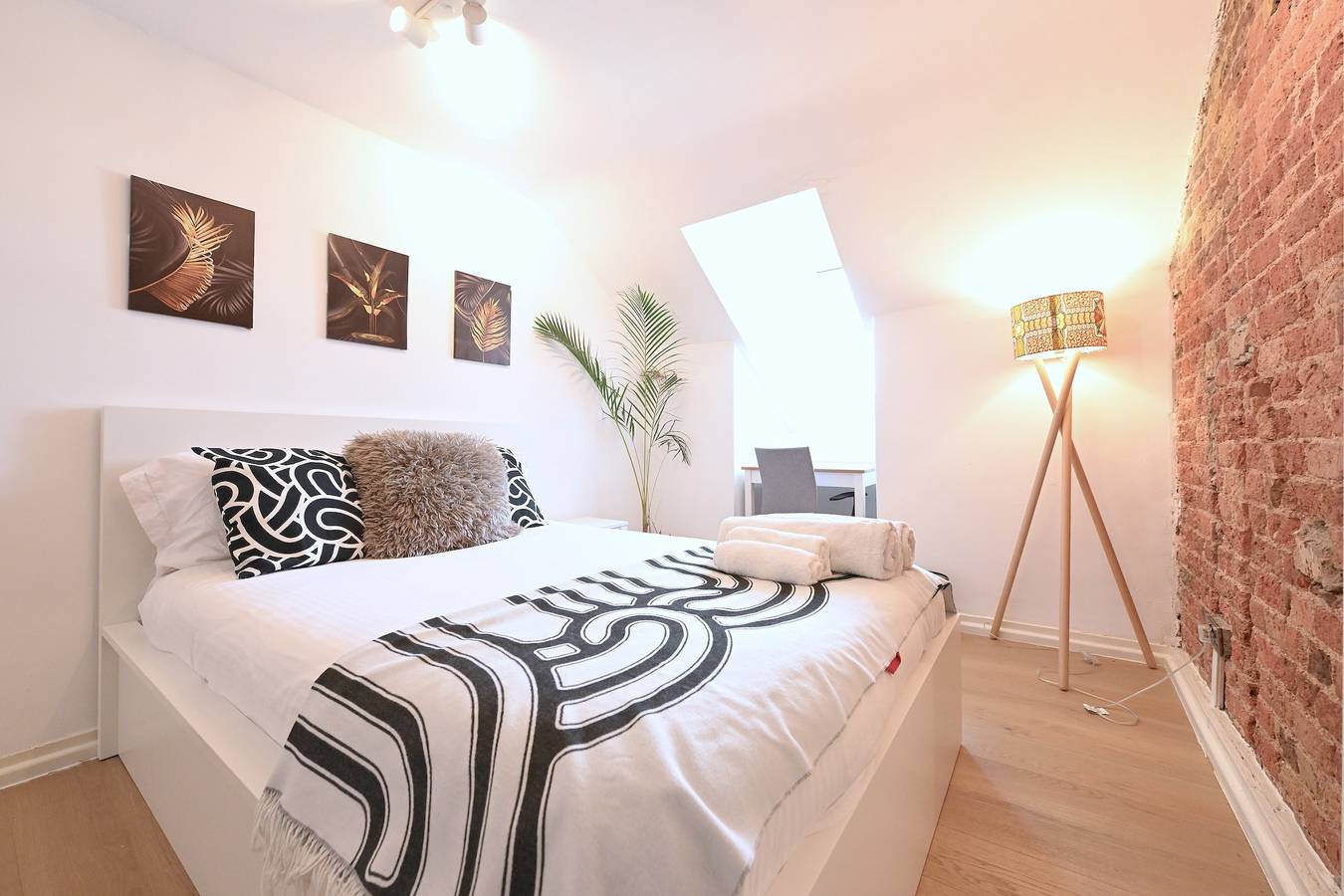 Entire holiday apartment, 60C Lewisham Way Se14 6Ny London Umodzi House in Lewisham, London