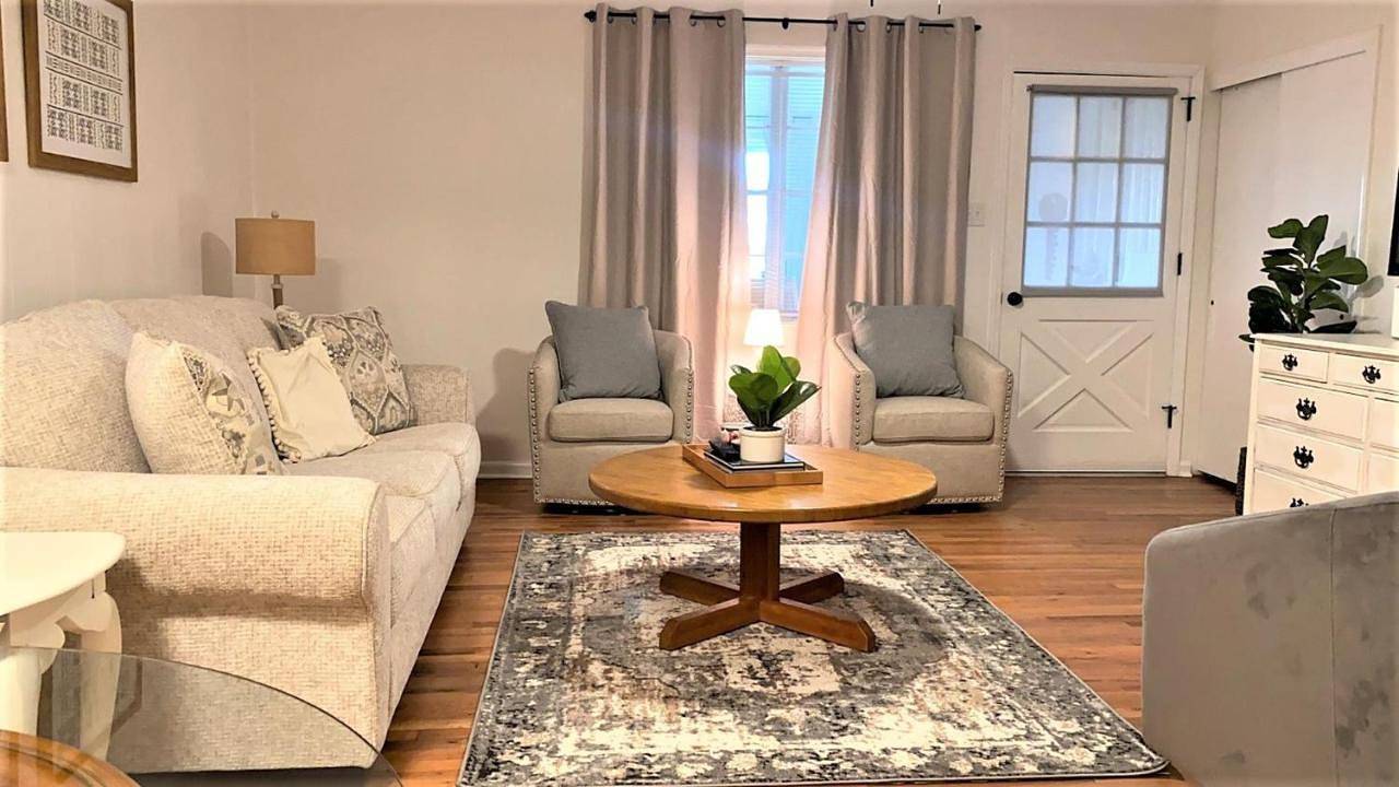 The 717 Charming Village Green Retreat in Cape May, Cape May County