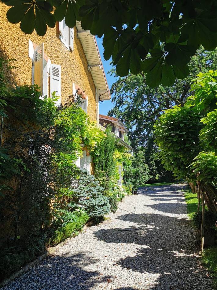 Gîte pour 4 personnes, avec jardin et terrasse à Viviers-du-Lac - 2