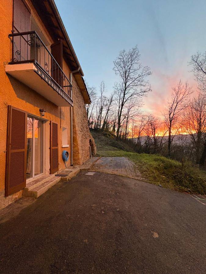 Gîte pour 2 personnes, avec Terrasse et Vue à Neuville-sur-Saône