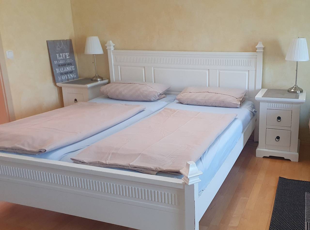 Ganze Ferienwohnung, Ferienwohnung Vesna Kreisel - Ferienwohnung 56 qm mit kleinem Balkon in Seebruck, Chiemsee