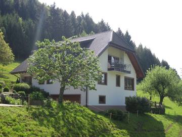 Ferienwohnung für 4 Personen, mit Garten und Ausblick sowie Balkon, kinderfreundlich in Waldkirch