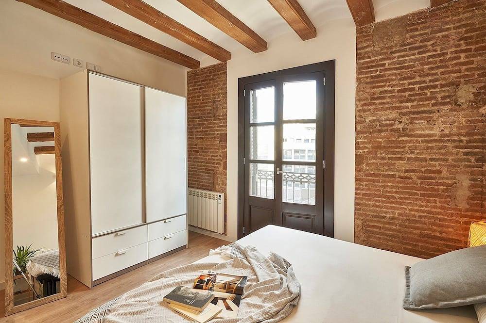 Entire apartment, Bebarceloner Pelayo Apartments - 2 bedrooms, 2 bathrooms in Barcelona Centre, Barcelona