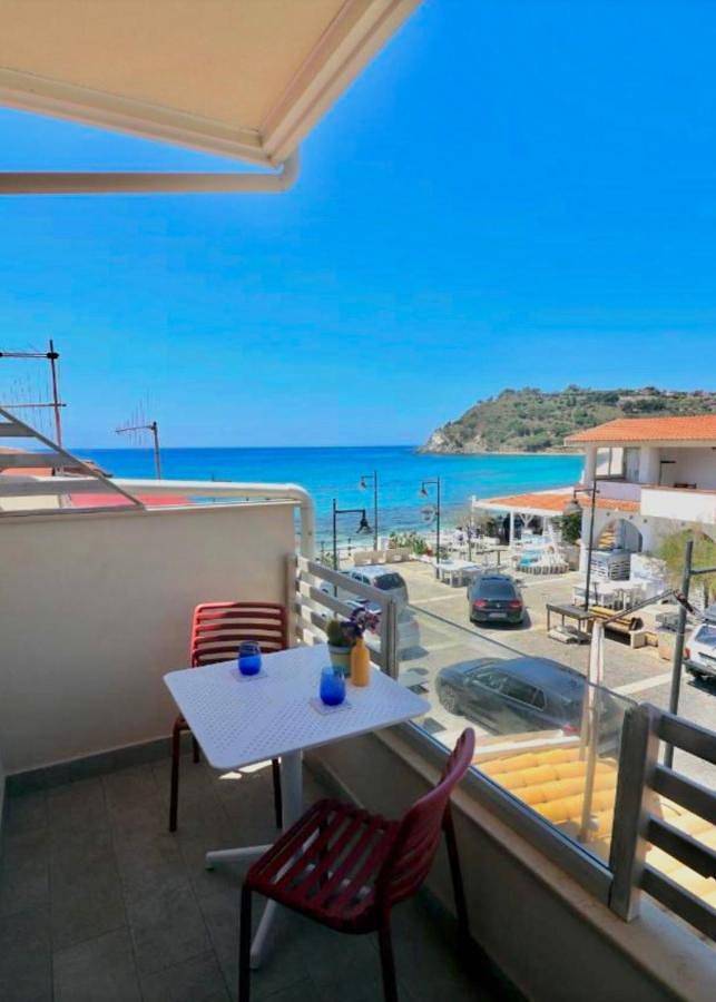 B&b per 3 persone, con Balcone e Terrazza in Capo Vaticano