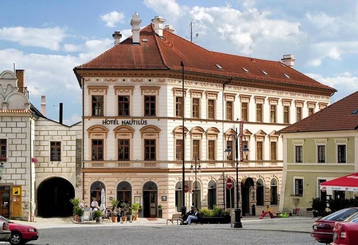 Hôtel pour 4 personnes, avec Terrasse et Jacuzzi ainsi que Sauna et Vue à Tábor
