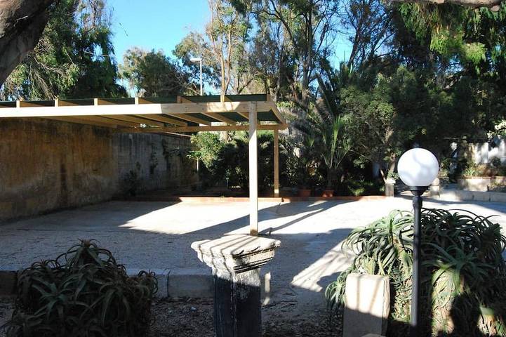 Available July 4–18: Casa Rossa with a garden overlooking the sea in Spiaggia di Caucana, Santa Croce Camerina
