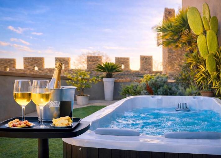 Gîte pour 2 personnes, avec piscine ainsi que jardin et vue à Montagnana