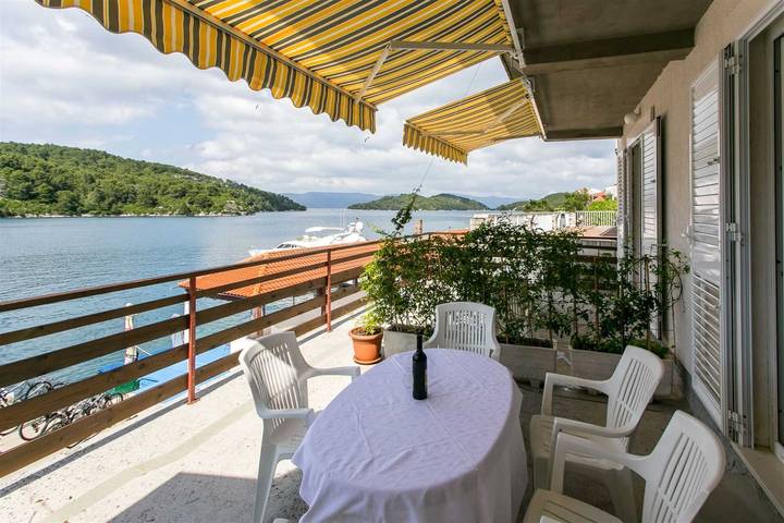 Ferienwohnung für 5 Personen, mit Balkon/Terrasse und Meerblick sowie Terrasse in Mljet