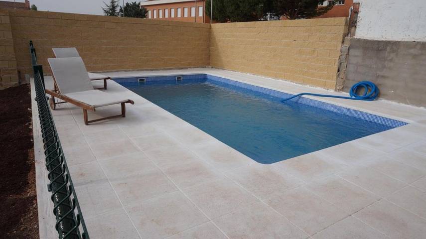 Casa de vacaciones para 15 personas, con jardín además de piscina y vistas, Se admiten mascotas en Provincia de Cuenca - 2