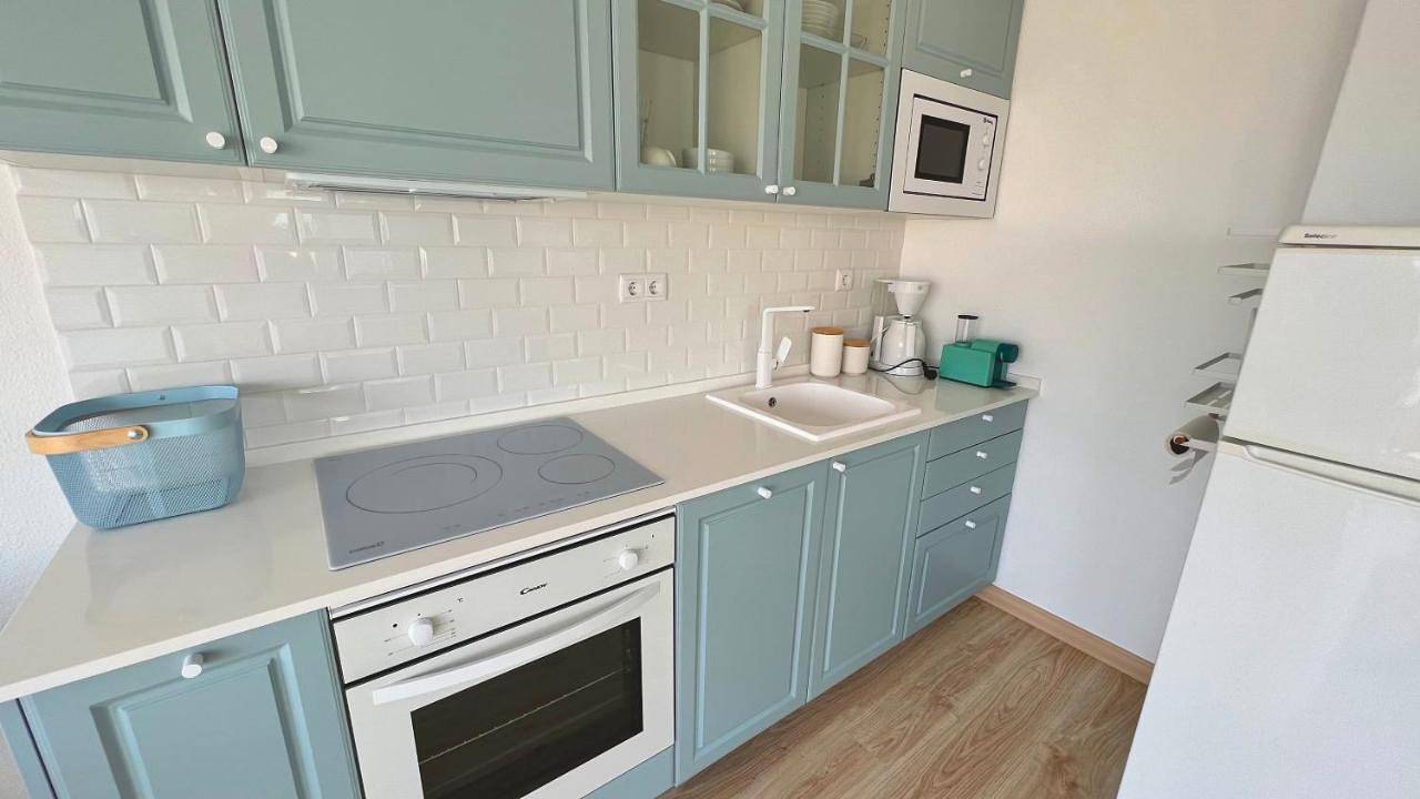 Apartamento inteiro, One-Bedroom Apartment in Praia da Areia Branca, Lourinhã