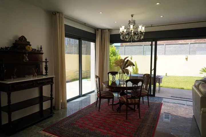 Casa de vacaciones para 9 personas, con jardín además de piscina y jacuzzi - 1