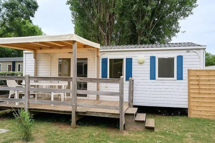 Camping pour 6 personnes, avec terrasse