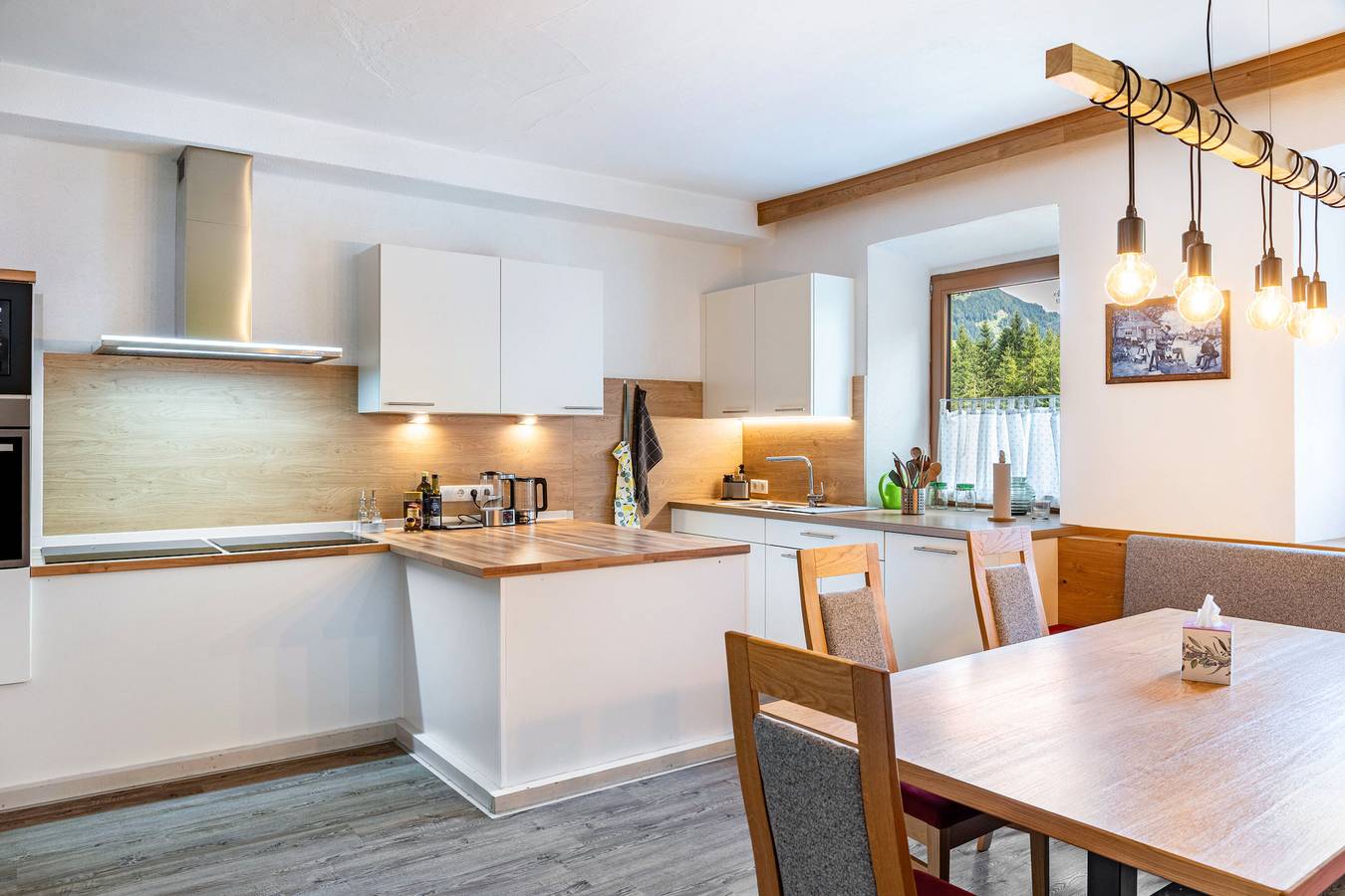 Ferienhaus 'A Nett’s Nest' mit Bergblick, Gemeinschaftsterrasse und Wlan in Hainzenberg, Zillertaler Alpen