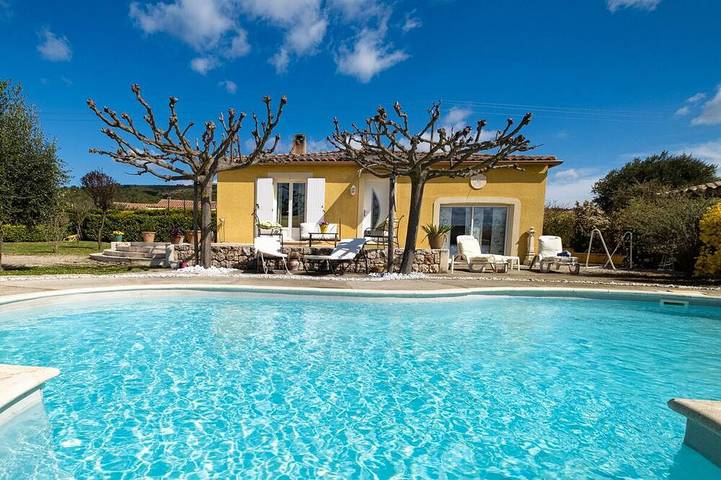Location de vacances pour 6 personnes, avec jardin et terrasse, animaux acceptés à Tavernes