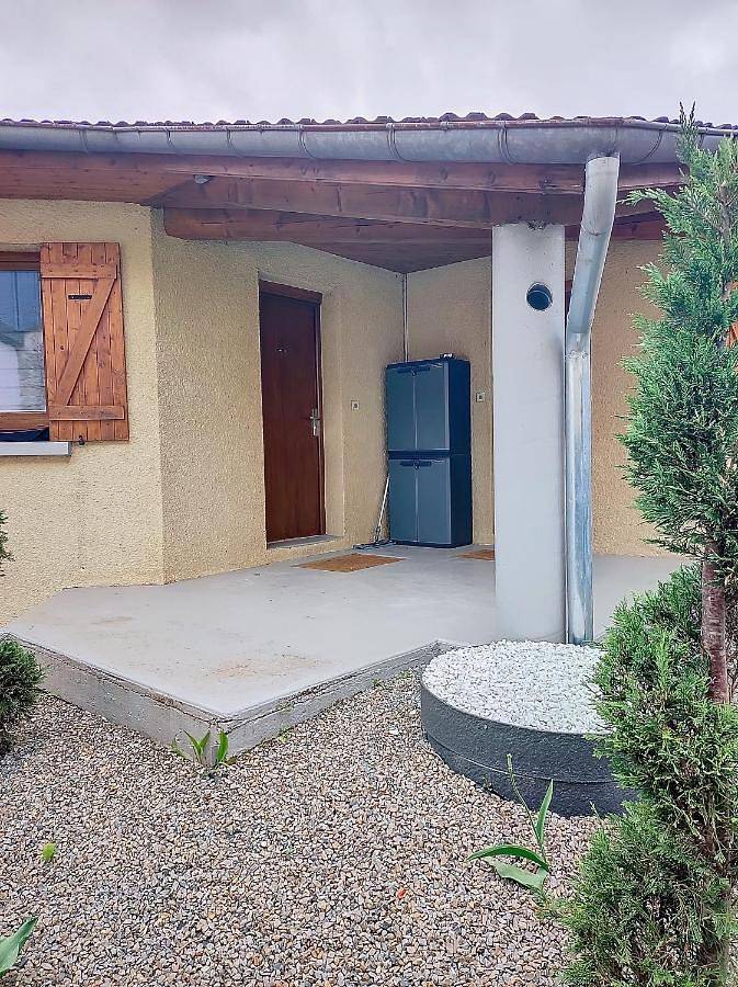 Gîte pour 2 personnes, avec terrasse et jardin à Oyonnax - 4