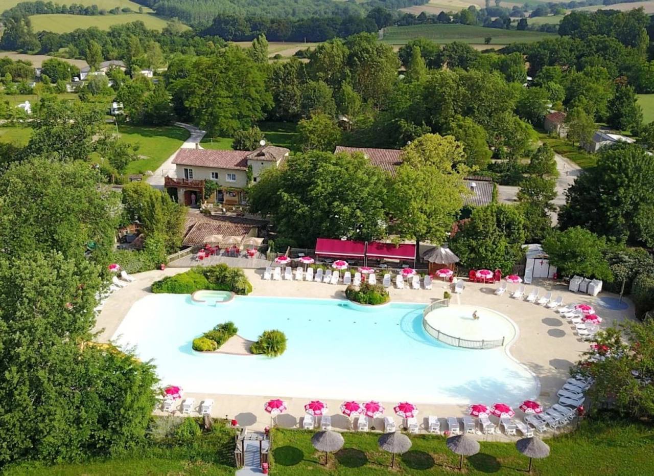 Camping 4 étoiles - Parc aquatique - ccbfhed in La Romieu, Gers
