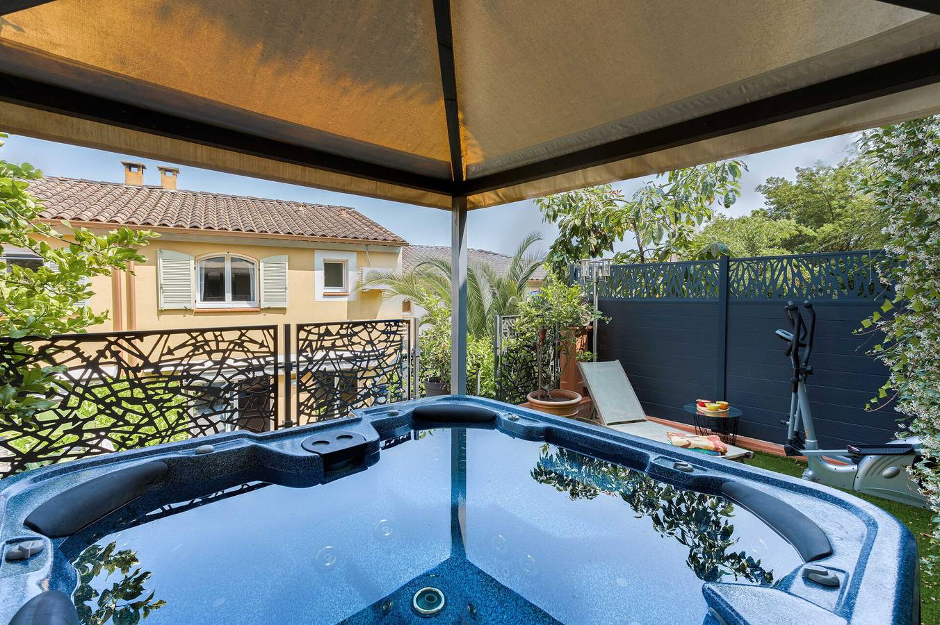 Les Villas De Mandelieu in Mandelieu-la-Napoule, Côte méditerranéenne (France)