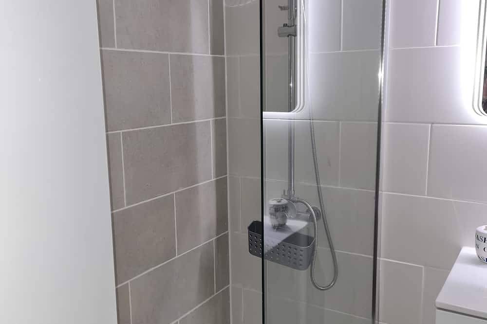 Entire apartment, Beautiful Studio Apartment with large South facing balcony & Amazing Sea Views in Los Cristianos, Arona